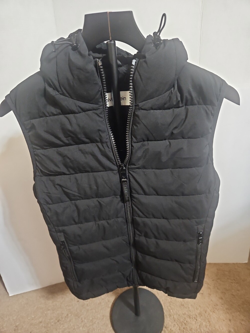 Calvin Klein womens Hooded puffer vest medium